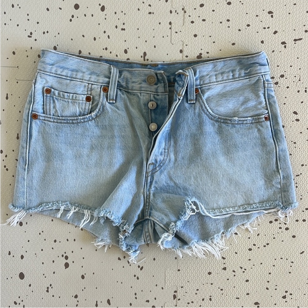💘 LEVI’S - 501 LIGHT DENIM JEAN CUTOFF SHORTS